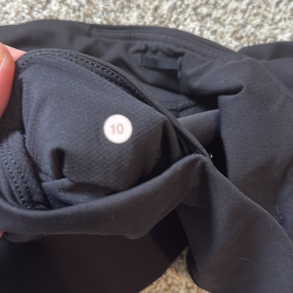 Lululemon size 10 cropped black leggings - Picture 6 of 6